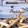 Unitree B2 bei der Industrie-Inspektion Unitree B2 Quadruped bei Inspektion auf Industrieanlage